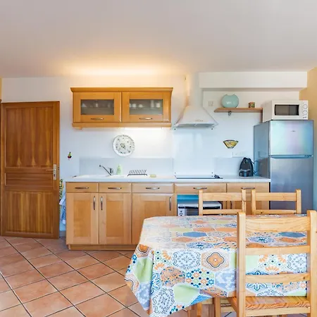 L'amourie, Rdc, 4 Personnes